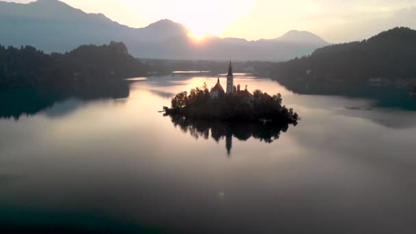 Hermoso Reflejo Del Lago Bled Amanecer Hermosa Mañana Lago Sangró — Vídeo de stock