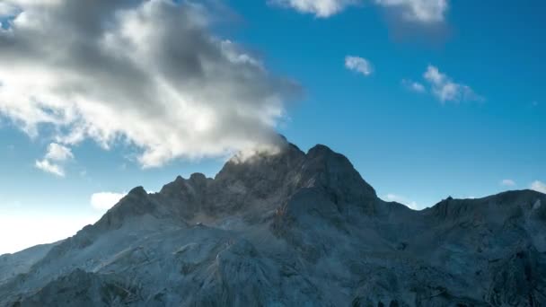 Time Lapse Nuage Déplaçant Triglav Haute Montagne Dans Les Alpes — Video