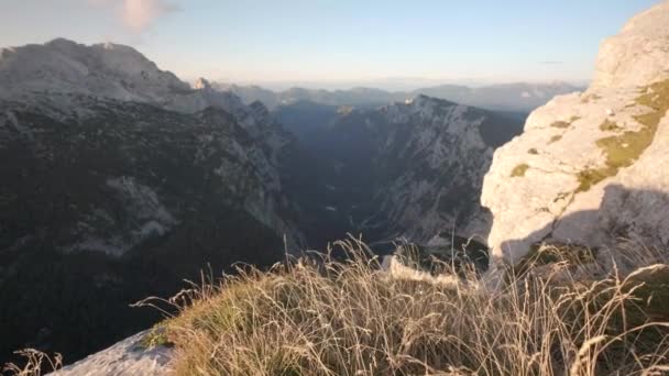 Slovenya Daki Triglav Ulusal Parkı Nda Julian Alpleri Nde Yürüyüş — Stok video