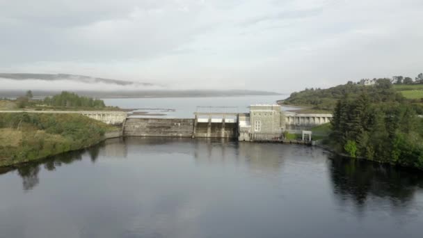 Aerial View Lairg Dam Misty Morning Flying Dam Loch Shin — Stock Video