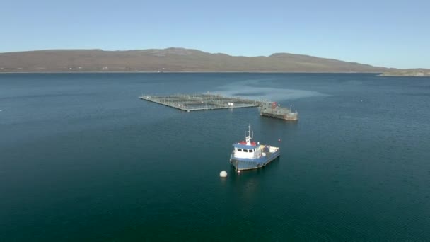 Una Vista Aérea Una Instalación Acuicultura Lago Eriboll Las Tierras — Vídeos de Stock