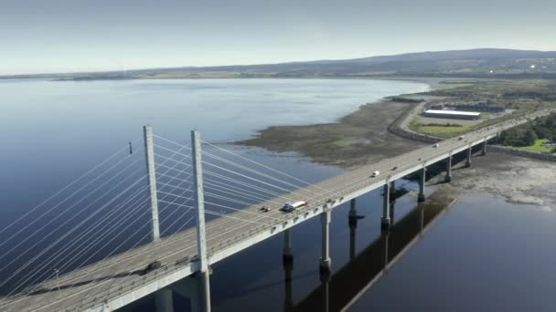 Eine Luftaufnahme Der Kessock Bridge Inverness Einem Sonnigen Sommermorgen Von — Stockvideo