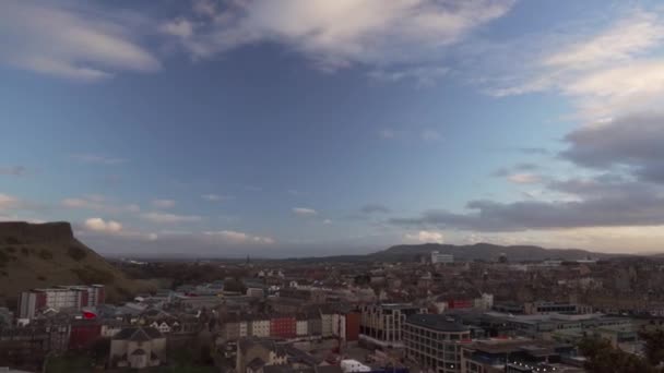 Schwenk Aufnahme Vom Calton Hügel Mit Blick Auf Die Stadt — Stockvideo