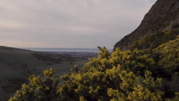 Zdjęcia Panoramiczne Krajobrazu Miasta Edynburga Góry Arturs Podczas Zachodu Słońca — Wideo stockowe