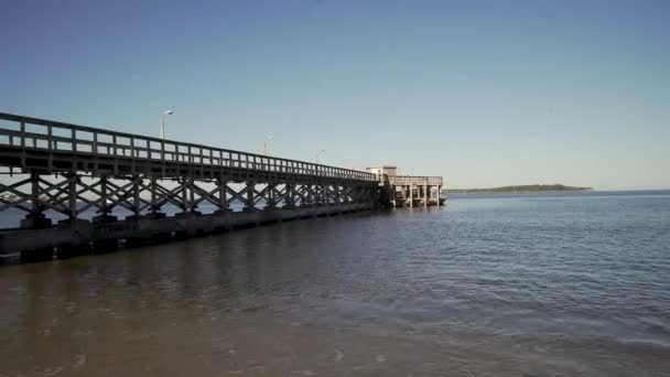 Unterwegs Unter Der Strandpromenade Von Punta Del Este Uruguay — Stockvideo