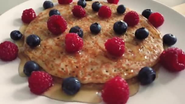 Spinning Pile Crepes Raspberries Blueberries Honey Celebration French Candlemas Chandeleur — Stock Video
