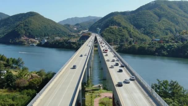 Deux Ponts Qui Semblent Être Perspective — Video