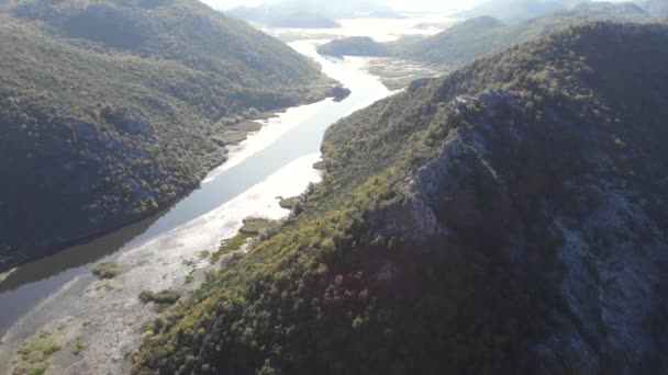 Eine Luftaufnahme Des Skadar Sees Montenegro Der Biegung Des Flusses — Stockvideo