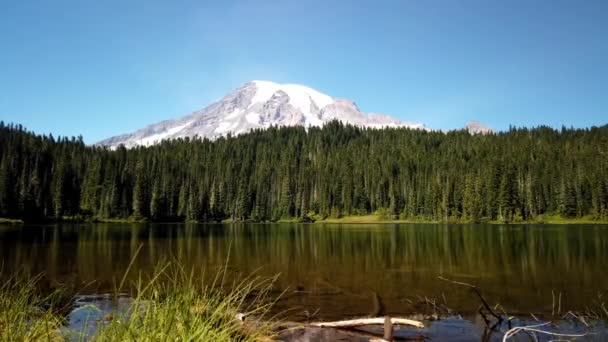 Tid Förflutit För Rainier Vid Reflection Lake Ringar Vatten Rör — Stockvideo