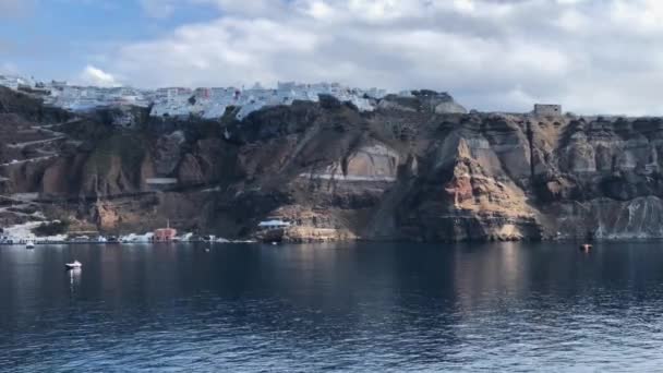 Casa Acoperită Munți Din Santorini Grecia Orașul Vechi Fira Într — Videoclip de stoc