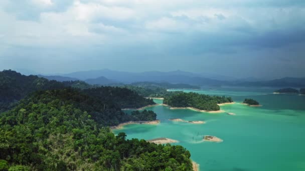 Drone Panning Beautiful Blue Lake Mountain Scenery Aerial — Stock Video