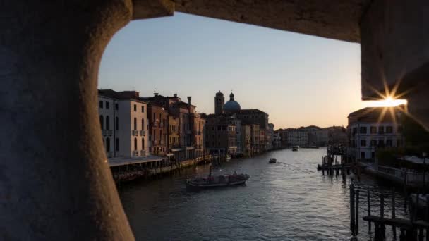 Zonsopgang Venetië Veerboten Navigeren Kanaal Grande Van Ponte Degli Scalzi — Stockvideo