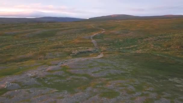 Nature Arctique Préparant Hiver Fille Vtt Profiter Multipiste Impressionnant Région — Video