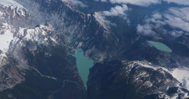 Bela Vista Aérea Assento Janela Avião Sobre Montanhas Rochosas Colúmbia — Vídeo de Stock