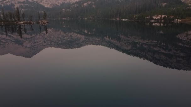 Toxaway Gölü Dağların Manzarasının Etkileyici Bir Görüntüsü Glenn Peak Gölden — Stok video