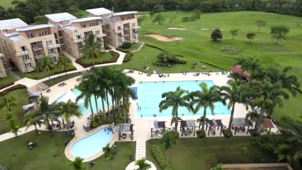 Personas Piscina Del Hotel — Vídeo de stock