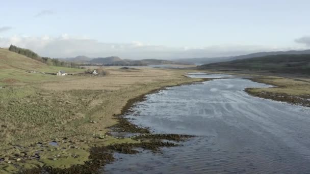 在苏格兰阿吉耶尔和巴特 阳光灿烂的一天 可以俯瞰基尔莫尔半岛的全景 飞越湖水内陆 — 图库视频影像