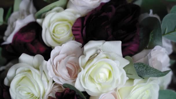 Splendido Bouquet Layout Dettaglio Sposa Con Gioielli Diamanti — Video Stock