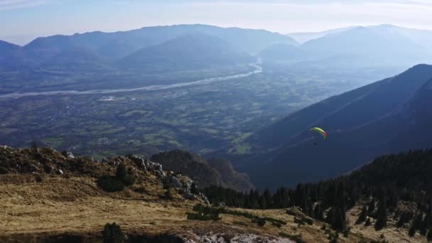 Parapente Desde Monte Pizzocco Hasta Valle Dolomitas Deportes Aventura Aérea — Vídeo de stock
