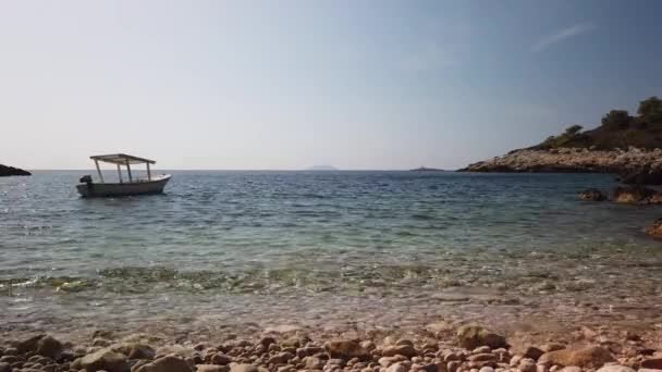 Lone Boat Floats Barjoska Beach Island Vis Croatia — Stock Video