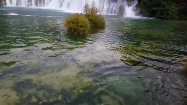 Steigende Aufnahme Von Skradinski Buk Dem Beliebtesten Wasserfall Nationalpark Krka — Stockvideo