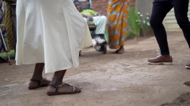 Dva Lidé Tančí Tradiční Tanec Rwandě Zpomalený Film — Stock video