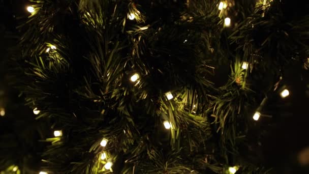 Рождественские Огни Елке Закрываются Замедленной Съемке — стоковое видео