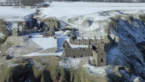 Aerial View Dunnottar Castle Ruins Surrounded Snow Sunny Winter Day — Stock Video