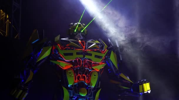 Animowane Bumblebee Transformer Migające Zielone Czerwone Niebieskie Światła Laserowo Zielonymi — Wideo stockowe