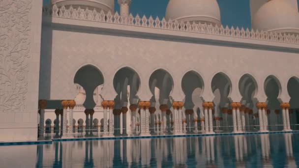 Pilars Nel Taj Mahal Nella Soleggiata Dubai — Video Stock