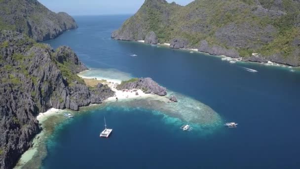 Aerial Drone Άποψη Του Private Island Star Beach Στο Palawan — Αρχείο Βίντεο