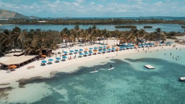 Vista Aérea Del Dron Gente Paddleboarding Playa Galion Maarten Caribbean — Vídeos de Stock