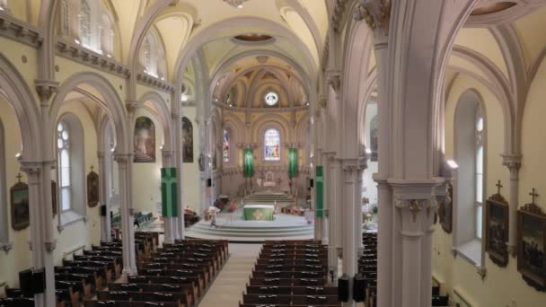 Bela Arquitetura Pilar Igreja Columban Varanda Cornualha Ontário Canadá — Vídeo de Stock