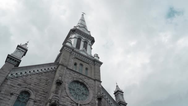 Time Lapse Clouds Sunny Day Passing Top Old Heritage Stone — Vídeos de Stock