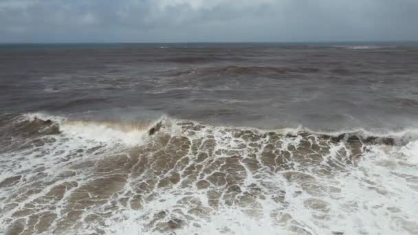 Meerwasser Nach Einem Großen Sturm — Stockvideo