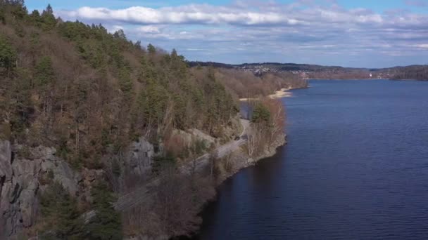 Carro Dirigindo Lado Lago Suécia Fora Gotemburgo Suécia Filmado Por — Vídeo de Stock