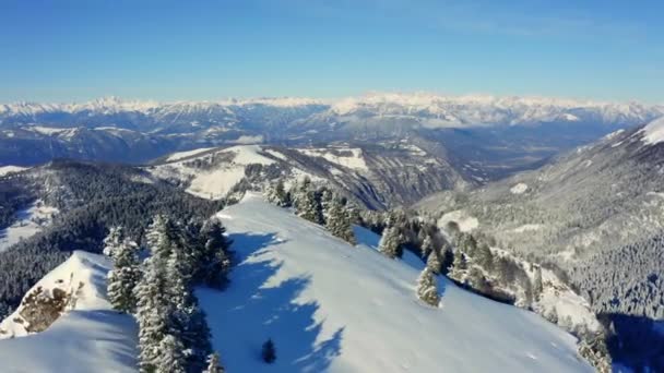 Cimaグラッパ山の北側の雪でピーク 空中パノラマビュー — ストック動画