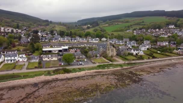 Widok Lotu Ptaka Szkockiego Miasta Lamlash Wyspie Arran Pochmurny Dzień — Wideo stockowe
