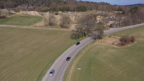 Auto Rijdt Door Het Platteland Sunny Zweden Buiten Göteborg Opgenomen — Stockvideo