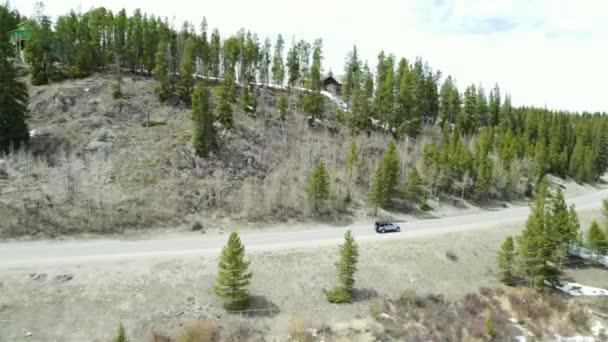 Jeep Wrangler Conduite Travers Les Montagnes Enneigées Aventure Solo Road — Video