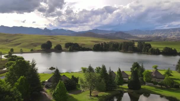 Dron Del Lago Disparó Drakensberg Kzn Sudáfrica Hdr — Vídeos de Stock