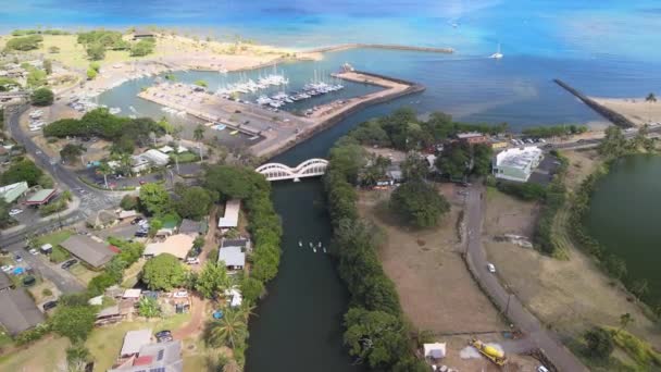 Visão Aérea Drone Panning Ponte Haleiwa Oahu Hawaii — Vídeo de Stock
