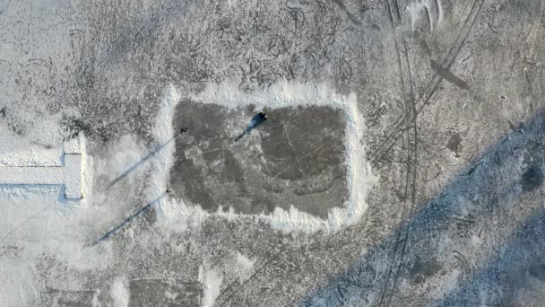 Tir Aérien Drone Regardant Droit Vers Bas Sur Une Patinoire — Video