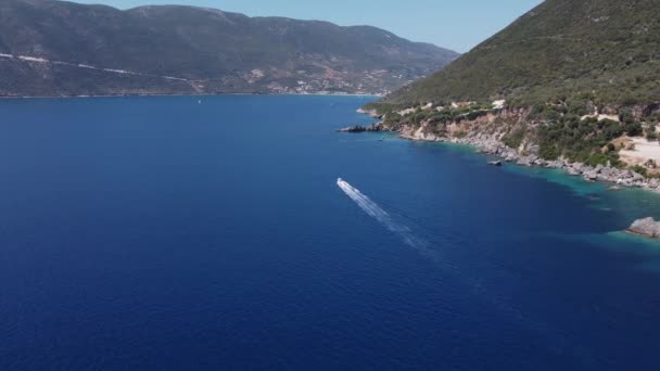 Crociera Motoscafo Lungo Bellissima Costa Lefkada Vicino Villaggio Vasiliki — Video Stock