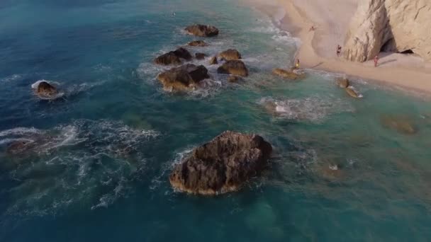 地中海莱夫卡达岛上的卡齐基港外海滩目的地 — 图库视频影像