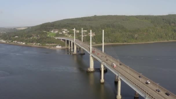 Vista Aérea Ponte Kessock Dia Ensolarado Inverness Escócia Movendo Direção — Vídeo de Stock