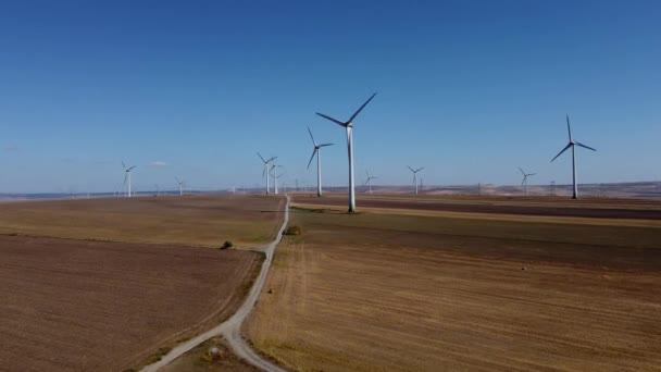 Parque Eólico Aproveitando Energia Eólica Para Gerar Eletricidade Usando Turbinas — Vídeo de Stock