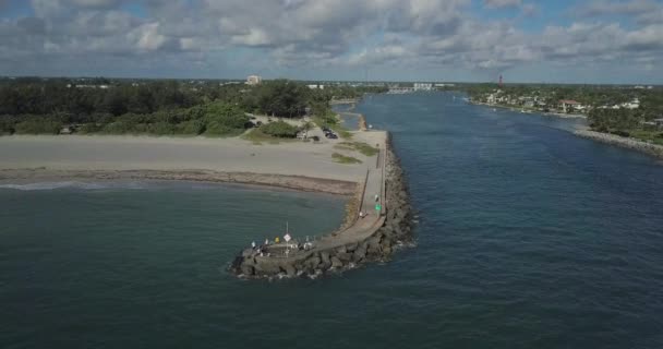 Jupiter Inlet Jetty Reveal Looking — Stock Video