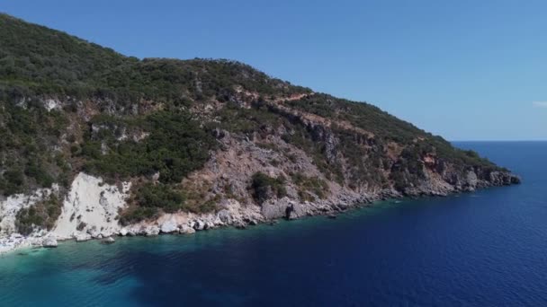 그리스 레프카다에서 바다에 언덕에 — 비디오
