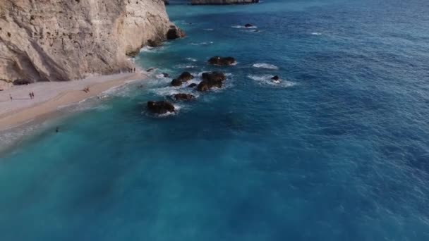 Porto Katsiki Sahili Nin Güney Tarafında Kaya Oluşumu Hava Manzarası — Stok video